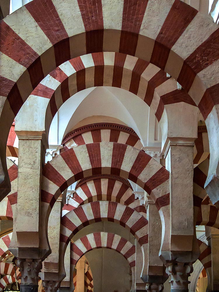 Arcos de la Mezquita de Córdoba. Ampliación de Almanzor.