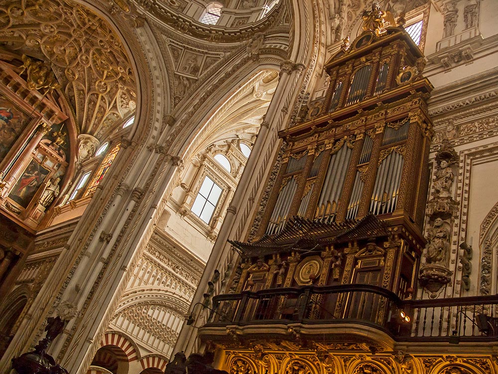 Órgano y Crucero de la Catedral. Mezquita de Córdoba.