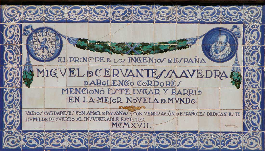Azulejo conmemorativo en la Plaza del Potro